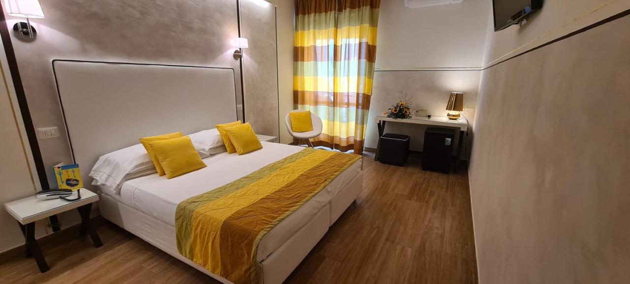 Hotel Bellevue Pesaro Esterno foto