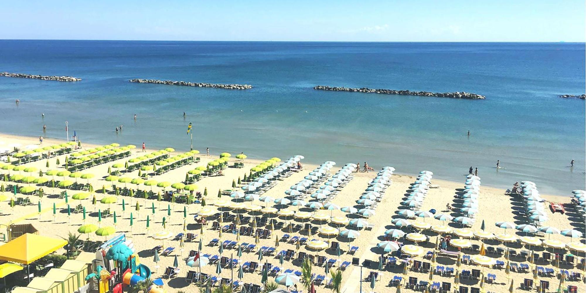 Hotel Bellevue Pesaro Esterno foto