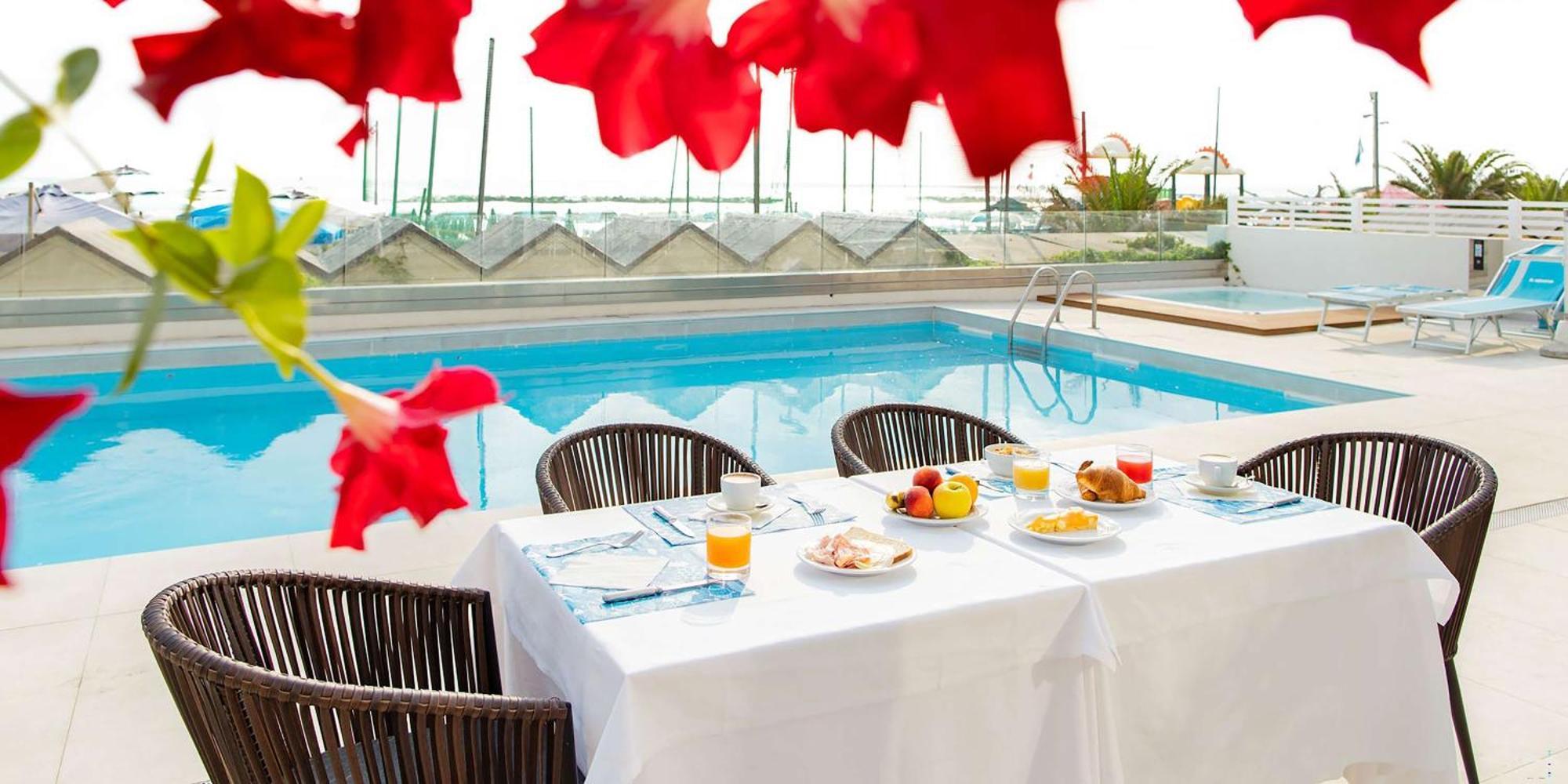 Hotel Bellevue Pesaro Esterno foto