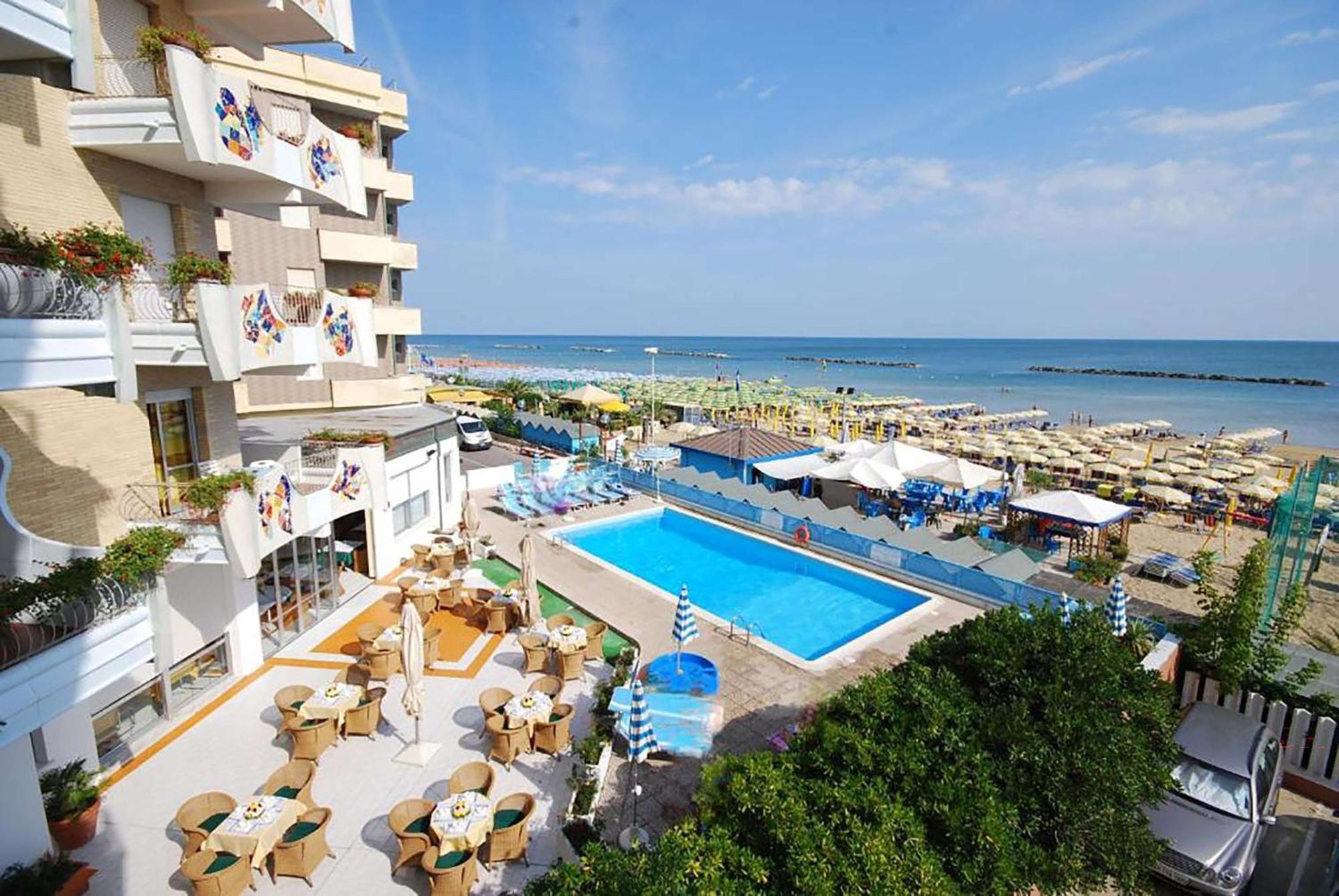 Hotel Bellevue Pesaro Esterno foto