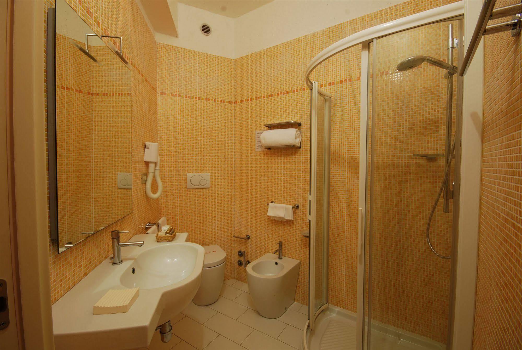 Hotel Bellevue Pesaro Esterno foto