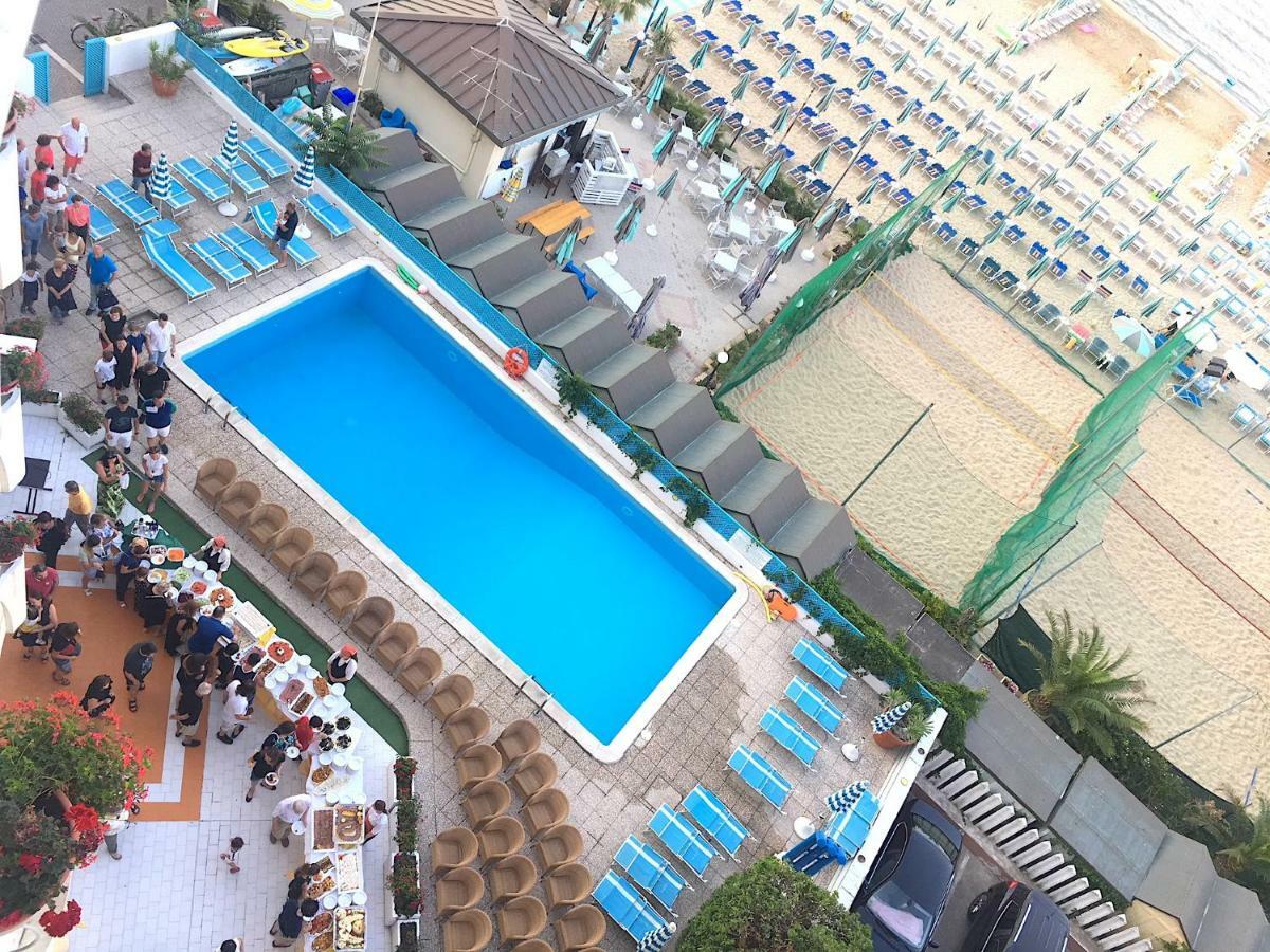 Hotel Bellevue Pesaro Esterno foto